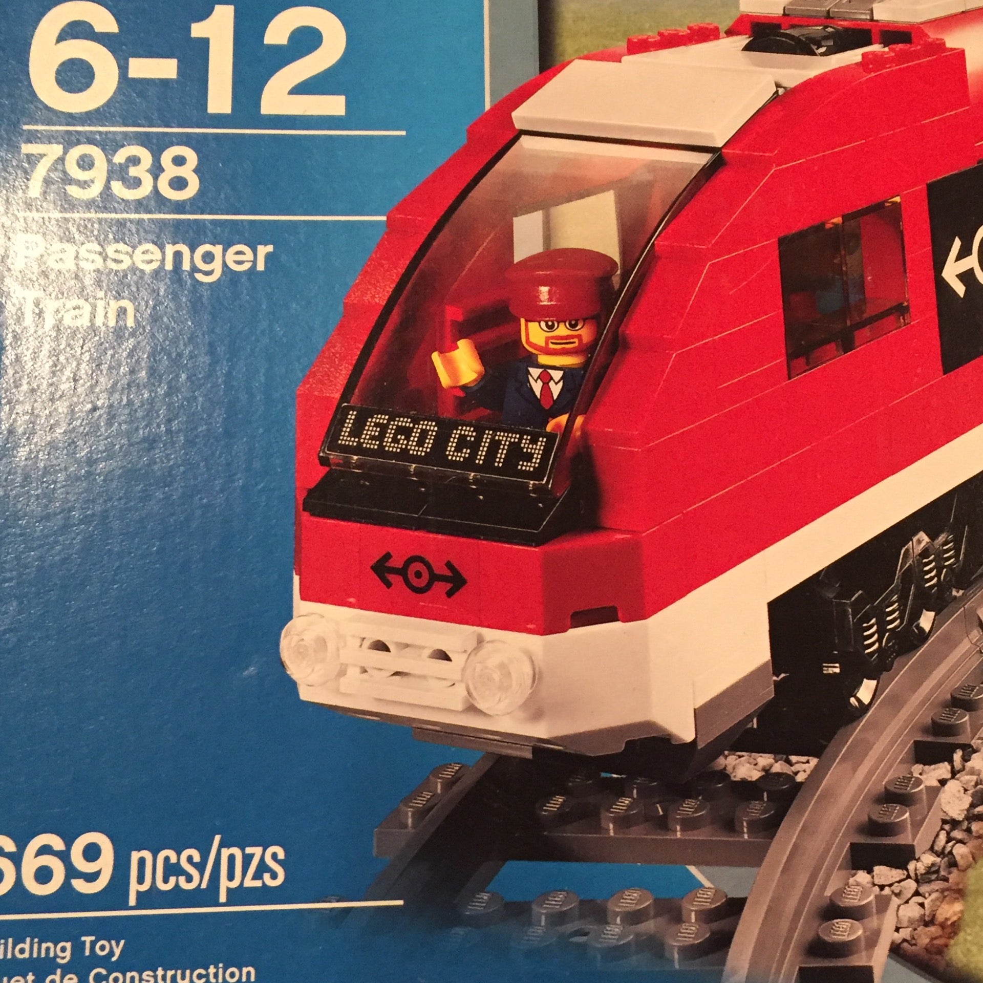 Lego 7938 city passenger train online