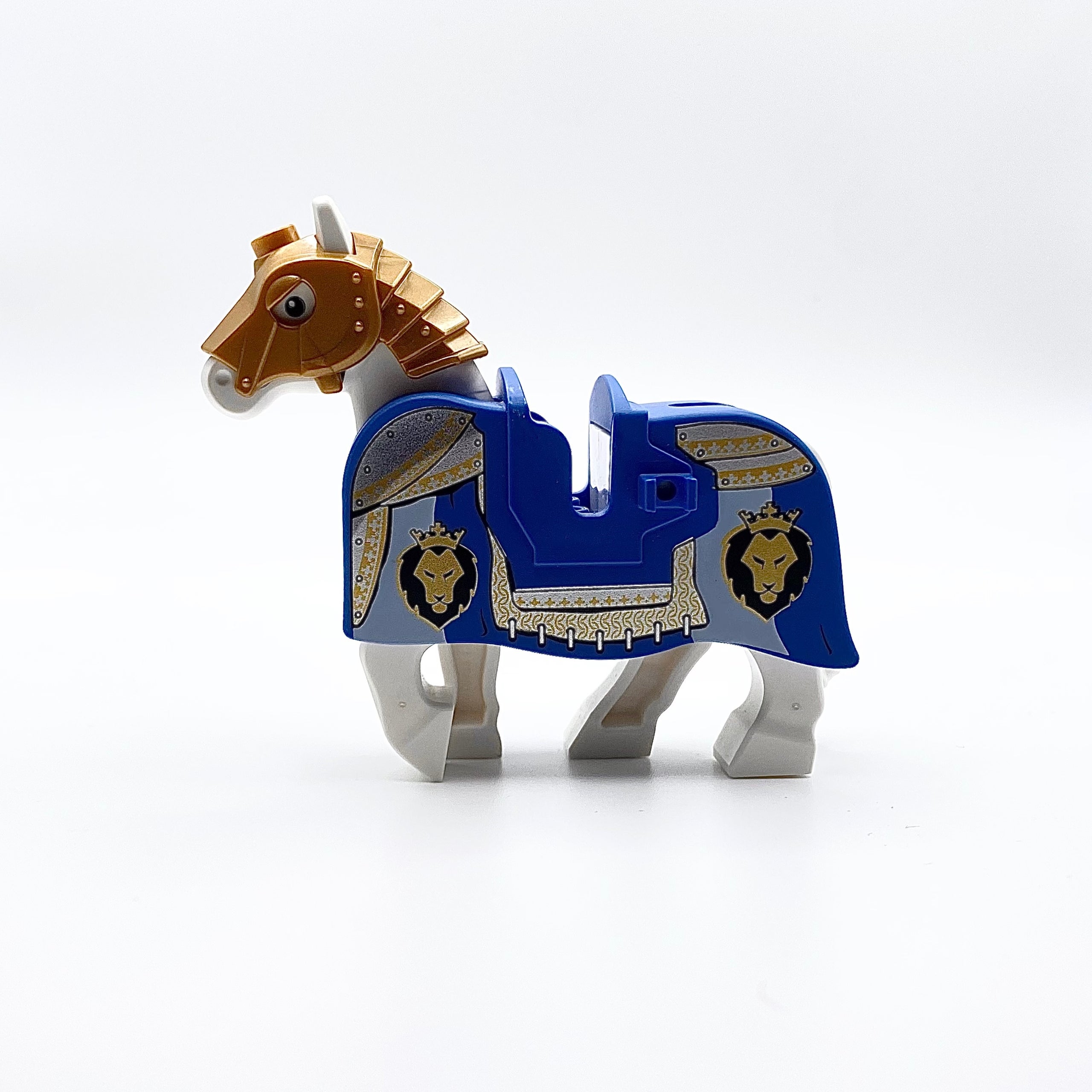 Animal Horse with Barding Lion Heads Gold Armor 13744pb02